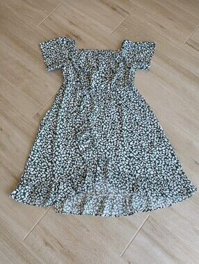 SHEIN Curve Green and White Floral Midi Dress Size 2XL